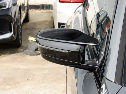 2025�� M240i xDrive