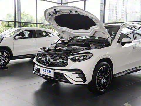 2025�� �Ŀ� GLC 260 L 4MATIC ������