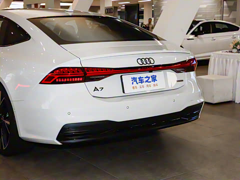 2025�� 55 TFSI quattro ������