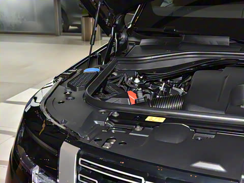 2025�� 3.0 L6 400PS �����ӳ���