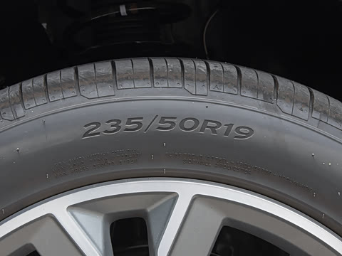 2025�� quattro 45�����ذ� 40TFSI ʱ�ж�����