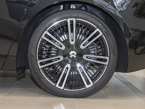 2025�� 102kWh ǩ����