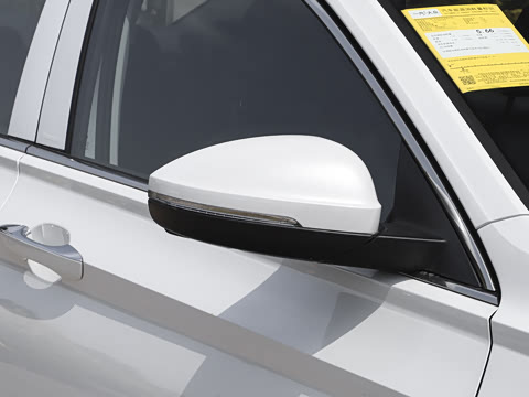 2025�� �Ŀ�� 300TSI DSG׿Խ��