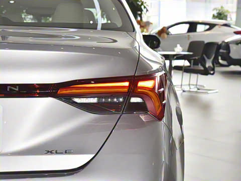 2023�� 2.0L XLE������