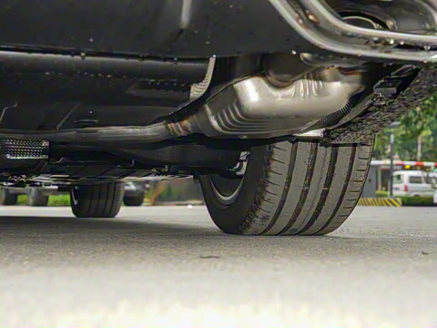 2022�� �Ŀ��� E 350 e L ���ʽ��϶����˶��γ�