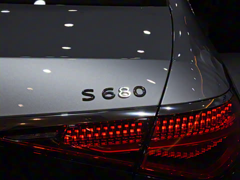 2023�� S 680 4MATIC ���ĸ߶��׷���˫ɫ