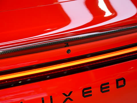 2025�� 703km Ultra�˶���