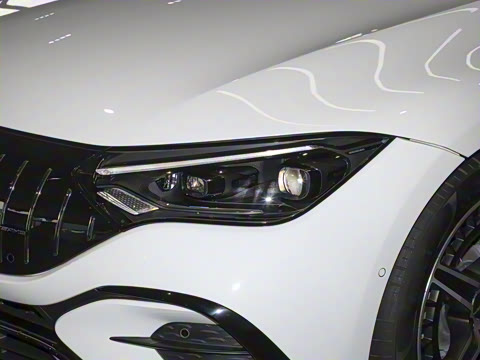 2023�� AMG EQE 53 4MATIC+