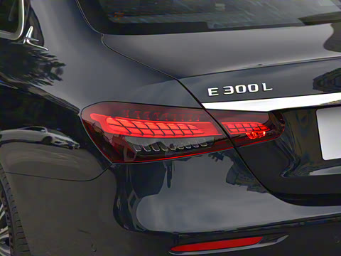 2023�� �Ŀ� E 300 L ʱ����