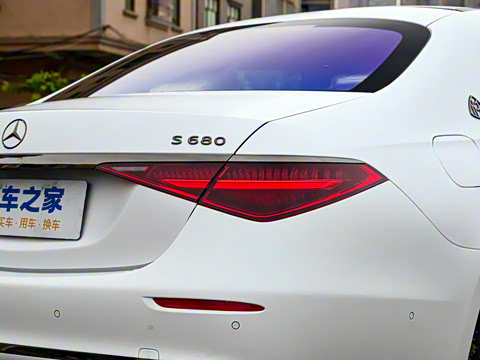 2025�� �Ŀ� S 680 4MATIC ��ҹ��