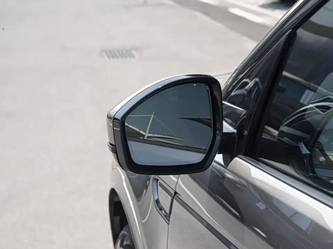 2023�� 249PS R-Dynamic S ���ܰ�