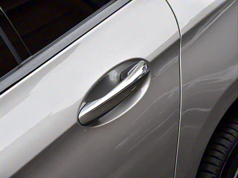 2021�� �Ŀ� E 300 �˶���