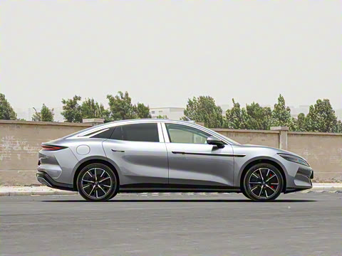 2025�� EV 701KM�����״�������