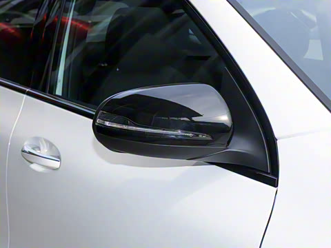 2023�� GLA 220 4MATIC