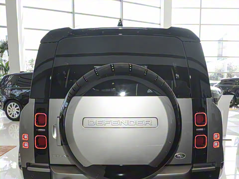 2025�� 110 3.0T P400 X-Dynamic HSE