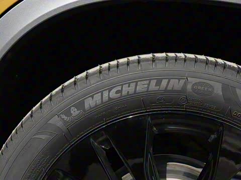 2020�� sDrive20i MԽҰ��װ