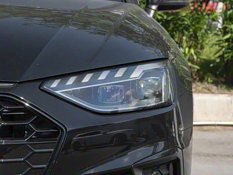 2025�� 200���������� 40 TFSI ����������