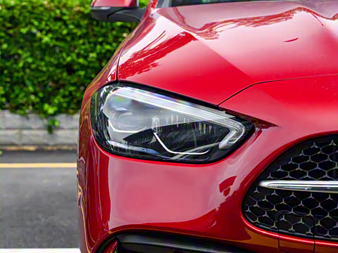 2025�� �Ŀ� C 260 L �˶���