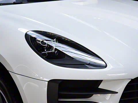 2018�� Macan 2.0T