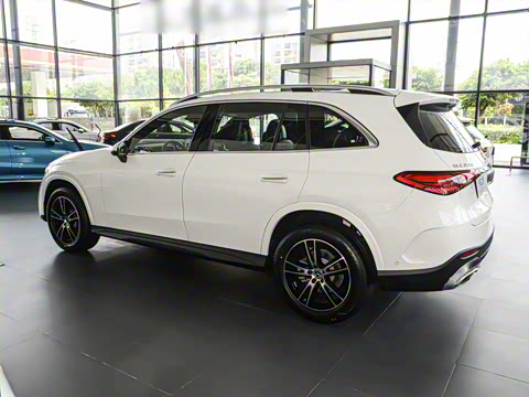 2025�� �Ŀ� GLC 260 L 4MATIC ������