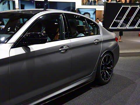 2019�� M5 ������