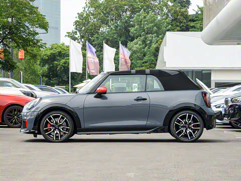 2025�� JOHN COOPER WORKS CABRIO