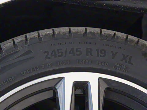 2025�� 525Li M�˶���װ