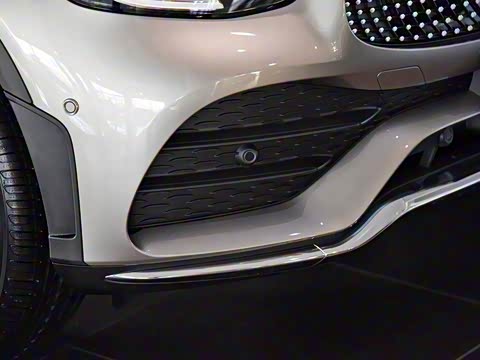 2020�� GLC 260 L 4MATIC ������