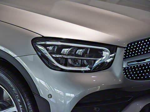 2020�� GLC 260 L 4MATIC ������