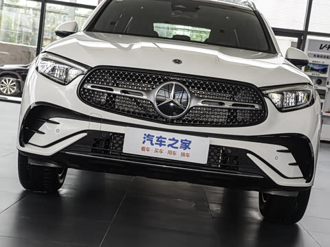 2025�� �Ŀ� GLC 260 L 4MATIC ������