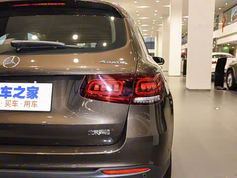 2020�� GLC 260 L 4MATIC ������