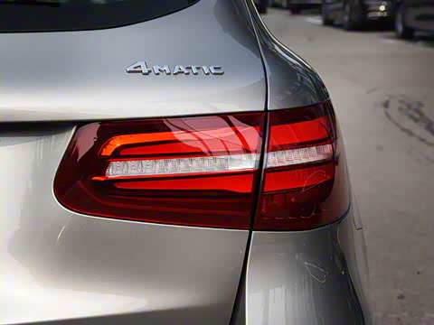 2019�� GLC 260 L 4MATIC ������