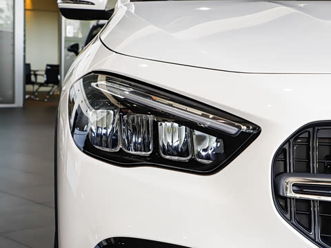 2025�� �Ŀ� GLA 200