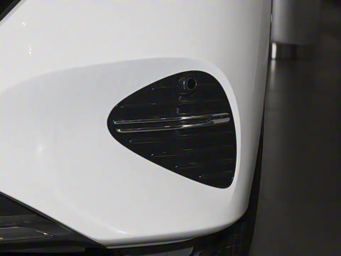 2025�� �Ŀ� E 300 L ������