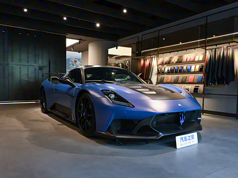 2024�� GT2 Stradale