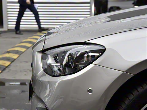 2021�� �Ŀ� E 300 �˶���