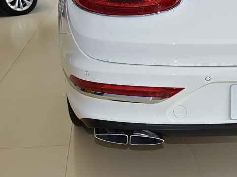 2026�� 4.0T V8 ������