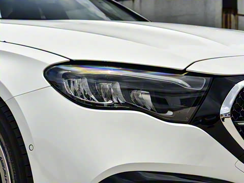 2025�� �Ŀ� E 260 �˶���