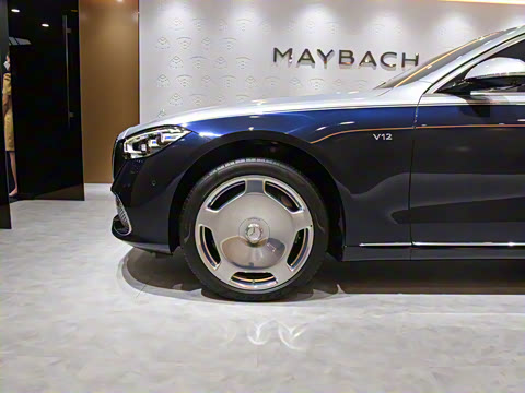 2023�� S 680 4MATIC ���ĸ߶��׷���˫ɫ