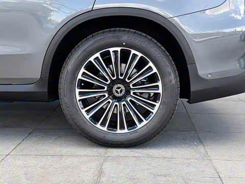 2019�� GLC 260 4MATIC ������