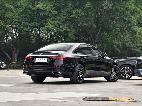 2025�� �Ŀ� E 300 ʱ�����˶���