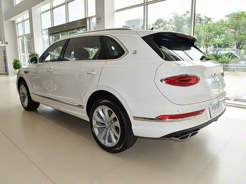 2026�� 4.0T V8 ������