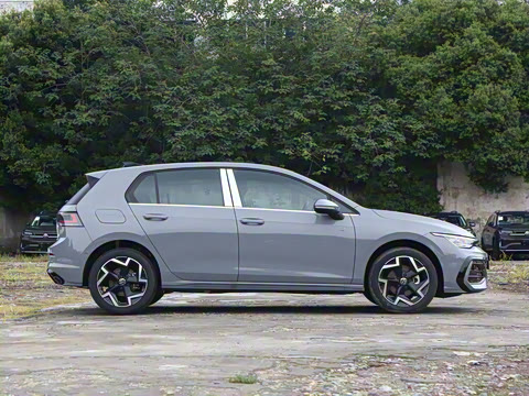 2025�� �Ŀ�� 300TSI R-Line