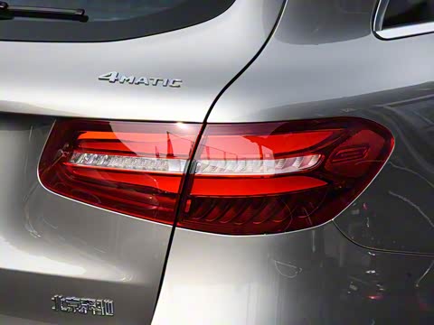 2019�� GLC 260 L 4MATIC ������