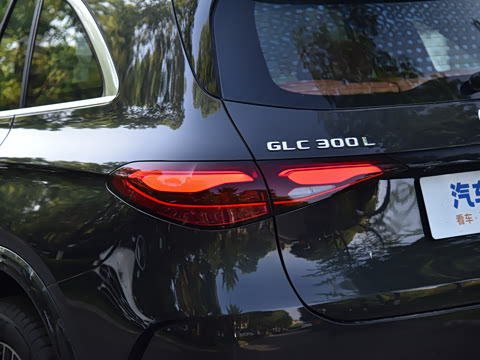 2023�� GLC 300 L 4MATIC ������ 7��
