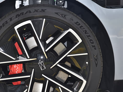 2025�� �Ŀ� Ultra���̰�