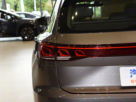 2025�� 2.0TSI ��Ӱ��