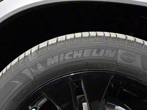 2020�� sDrive20i MԽҰ��װ