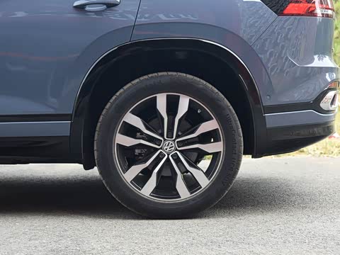 2020�� 380TSI �������������