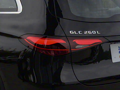 2023�� GLC 260 L 4MATIC ������ 5��